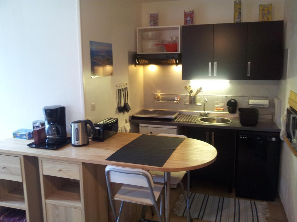 Duplex14H 1Er Etage Jardinet 1 Parking Ou Studio14B Rdc Terrasse Sans Parking ลาโรแชล ภายนอก รูปภาพ